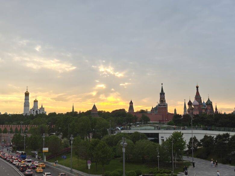 Закатная Москва со стороны Зарядья