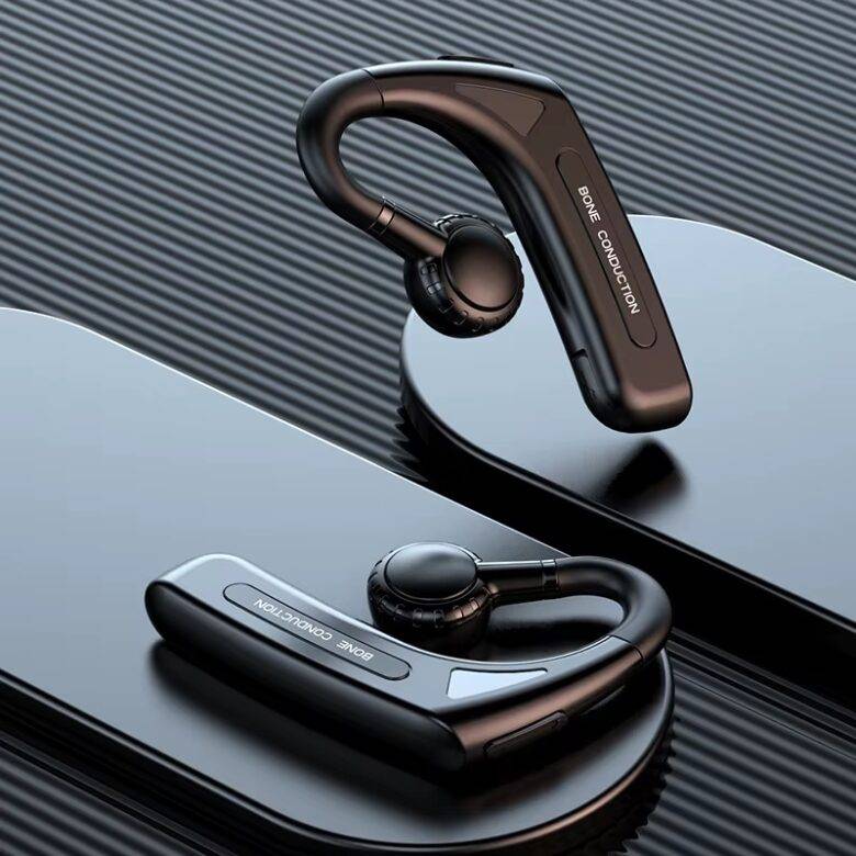 2026, Страна: чёрные наушники с надписью «BONE CONDUCTION»