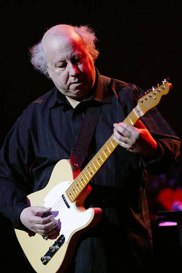 2026, Ставрополь — гитарист на сцене с Fender Telecaster