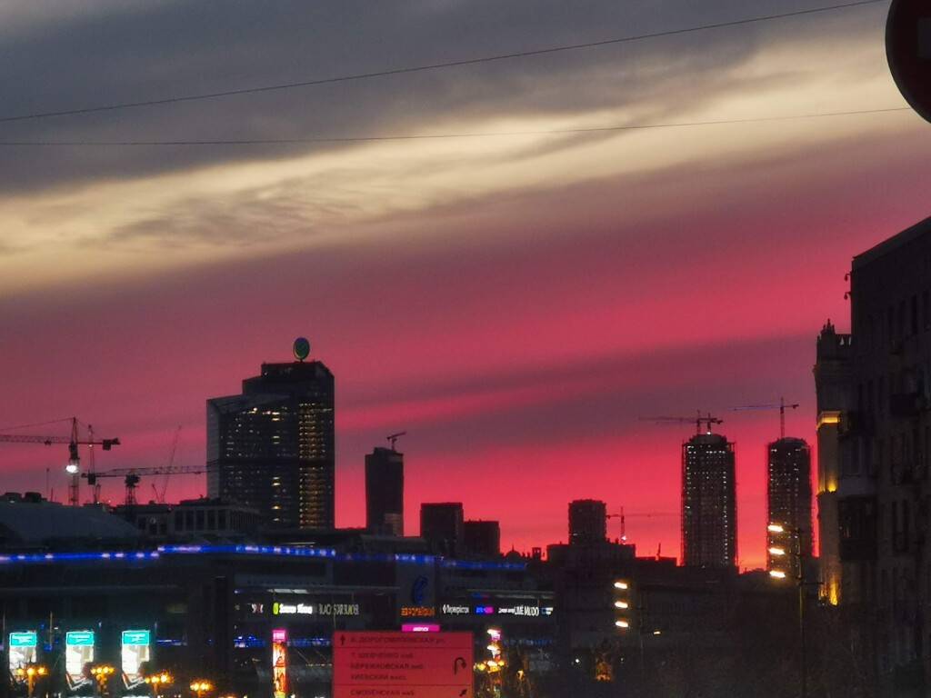 Фото недели. Багровые зубья Москвы