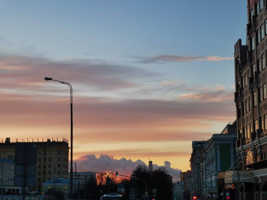 Московские багровые рассветы