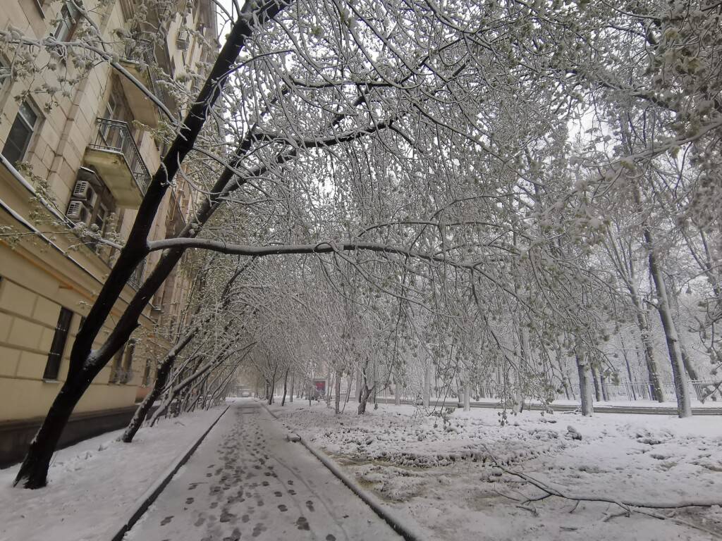 зима в Москве в апреле