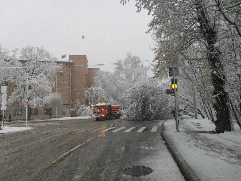 зима в Москве в апреле