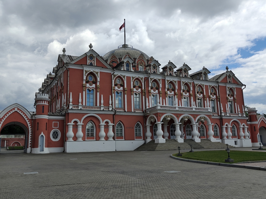 Альбом «Petroff palace»