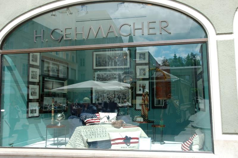 Zalzburg: витрина H. GEMMACHER с американской тематикой и флагами