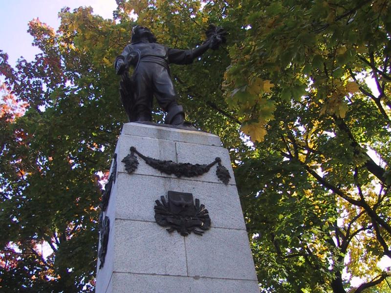 Памятник Луису Эбарту в Канаде, 1917 год