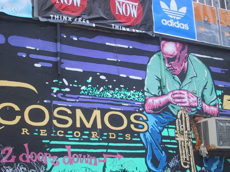 416 Grafitti Expo, Канада: мурал с тромбоном и 'Cosmos Records'