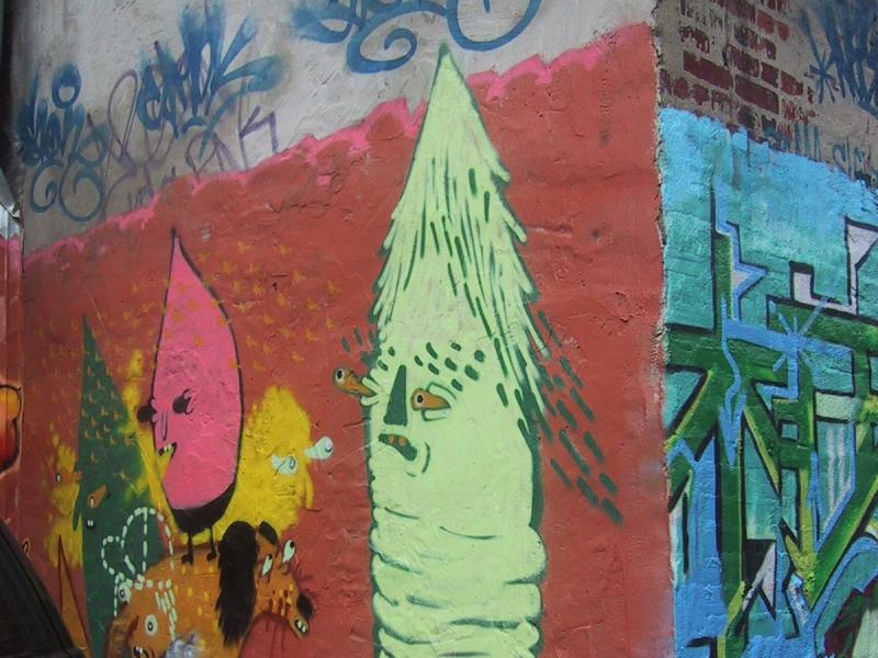 416 Grafitti Expo, Канада: зелёный монстр и розовый капля на красном фоне