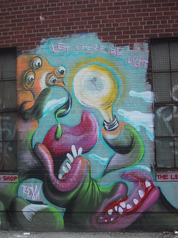 416 Graffiti Expo, Канада: фрагмент стены с лампочкой и надписью «LET THERE BE LIGHT»