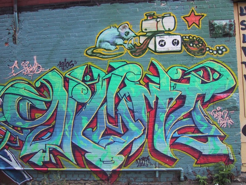 416 Grafitti Expo, Торонто: зелёно-красный бриллиант на кирпичной стене
