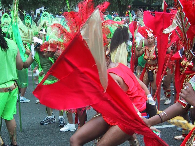 Caribana 2003 в Торонто: красные перья и зелёные шествия