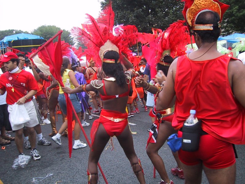Caribana 2003 в Торонто: красные перья и ритм на асфальте