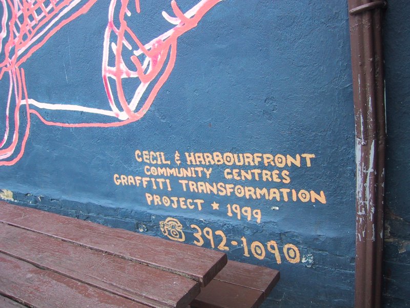 Граффити-проект 1999 года в Misc, Канада: «Cecil & Harbourfront Community Centres»
