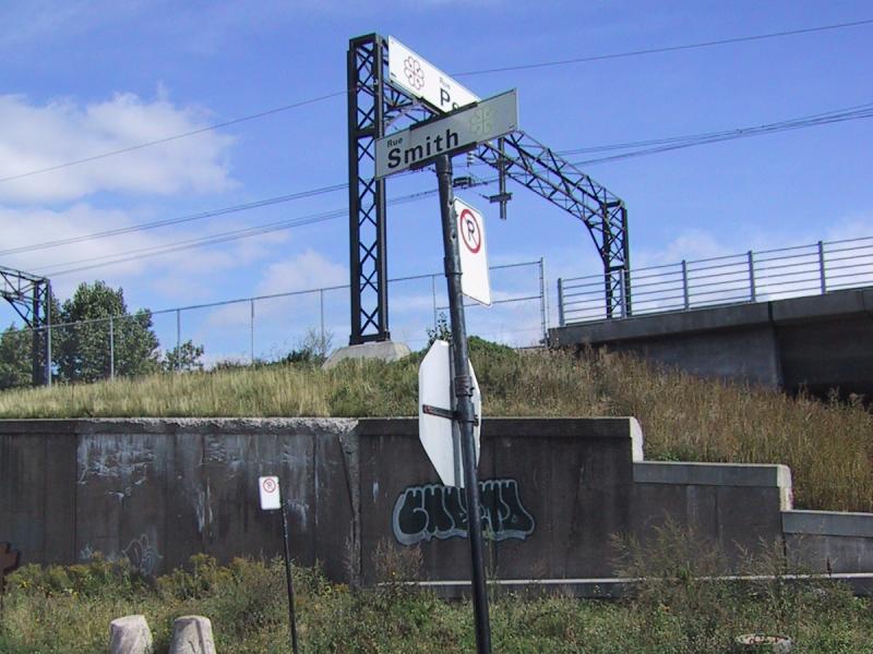Rue Smith и Rue P — перекрёсток в Монреале, 2004
