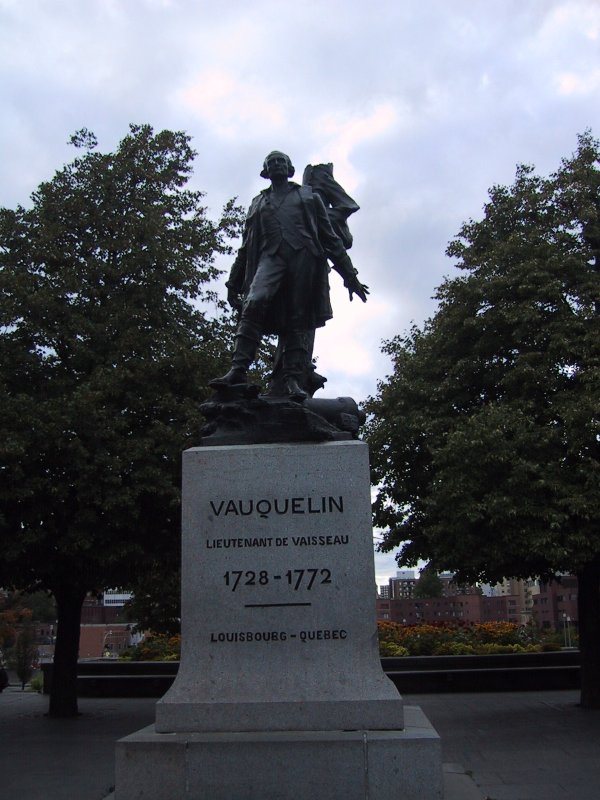 Памятник Вокелену в Монреале, 2004: «Лейтенант де Вассео, 1728–1772»