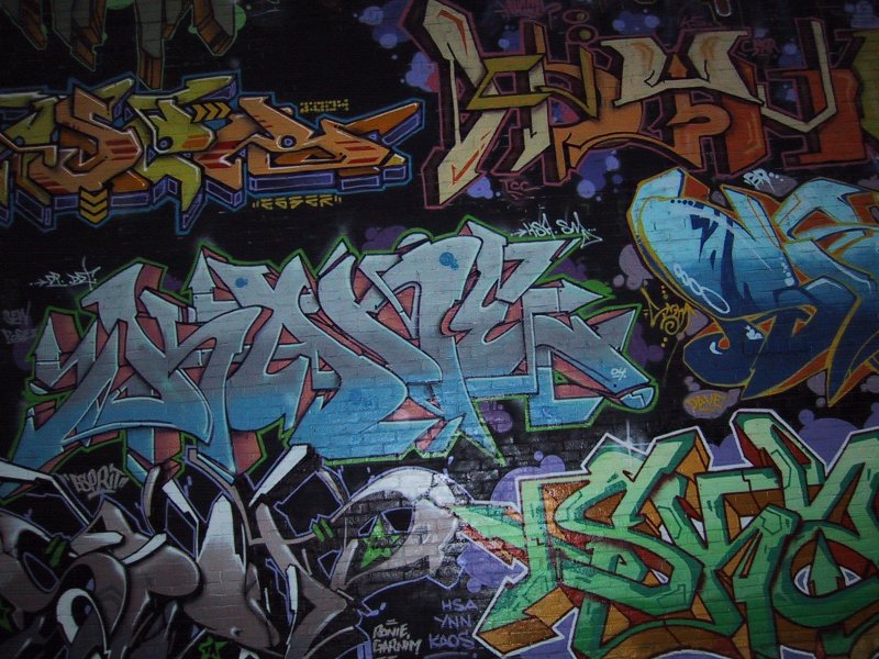Montreal 09: стена с граффити на бетонной кладке, 2004