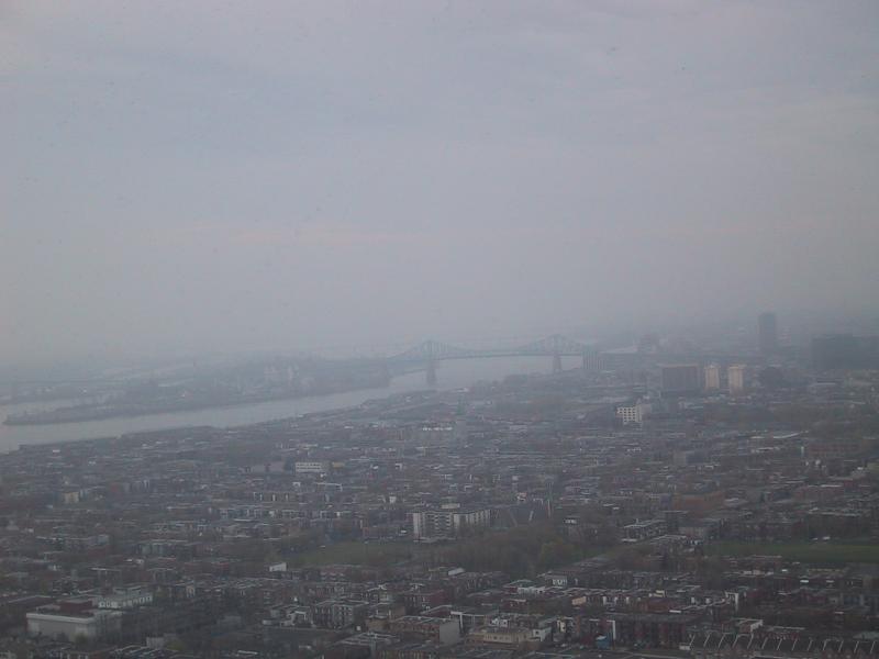 Монреаль, май 2004: вид на мост Луи-Жоли и реку Сен-Лоран