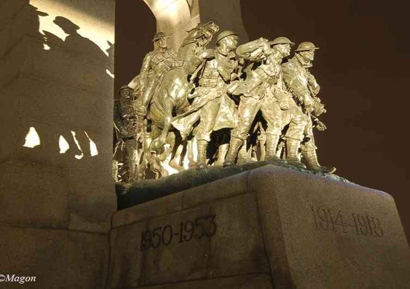 Мемориал в Оттаве: солдаты 1914–1918 и 1950–1953 гг.