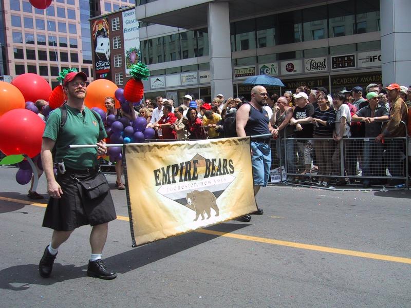 Pride Parade в Торонто, 27 июня 2004: Empire Bears из Рочестера, Нью-Йорк