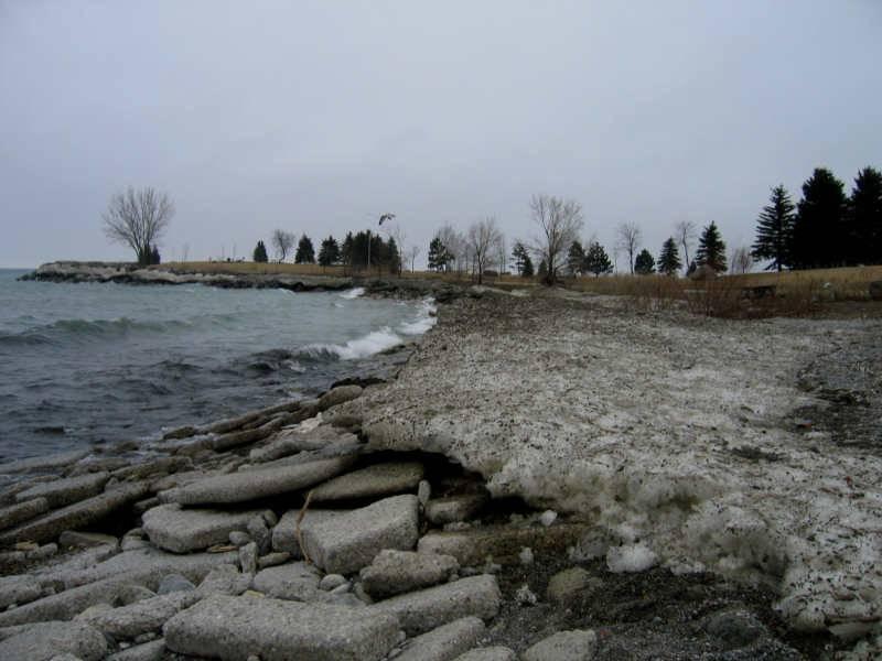 Scarborough Bluffs, Канада: ледяной борт у скалистого берега