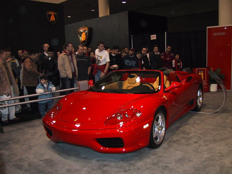 2004 Toronto Autoshow: красный Ferrari 360 Spider на выставке