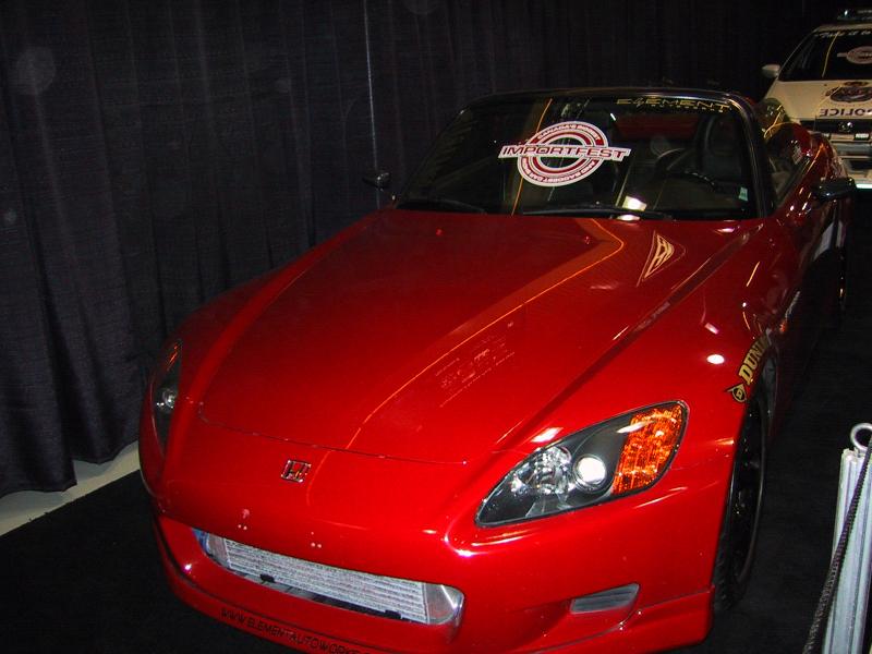 Toronto Autoshow 2004: красный Honda S2000 с наклейкой Importfest