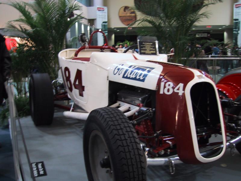 Toronto Autoshow 2004: гоночный автомобиль Go Kart №184 в бело-красной раскраске