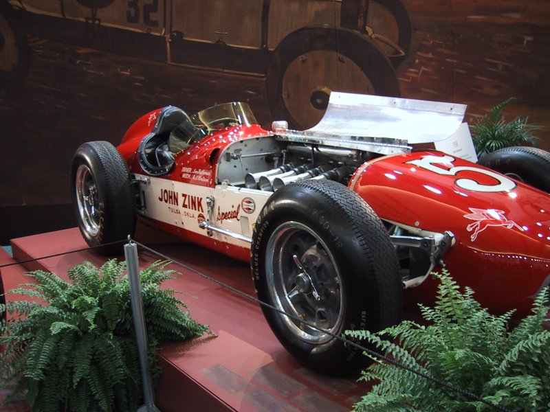 Toronto Autoshow 2004: красный гоночный болид John Zink с номером 35
