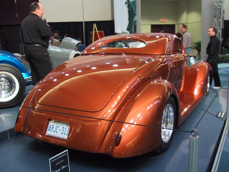 Toronto Autoshow 2004: оранжевый кастом-кабриолет с Ontario license plate ARJC-311