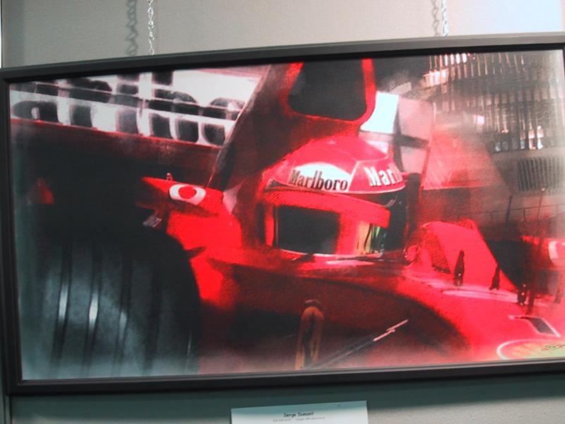 Toronto Autoshow 2004: красный гоночный шлем с логотипом Marlboro