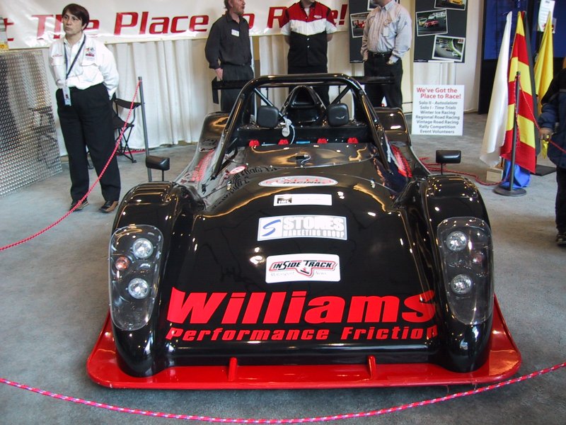 Toronto Autoshow 2004: чёрно-красный гоночный автомобиль Williams Performance Friction