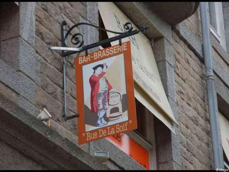 Bar-brasserie 'Rue De La Soif' в Сен-Мало, Франция