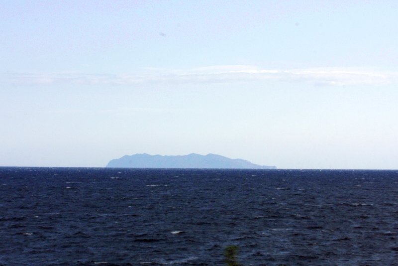 Кап-Корс, Корсика, 2008: далёкий остров на горизонте