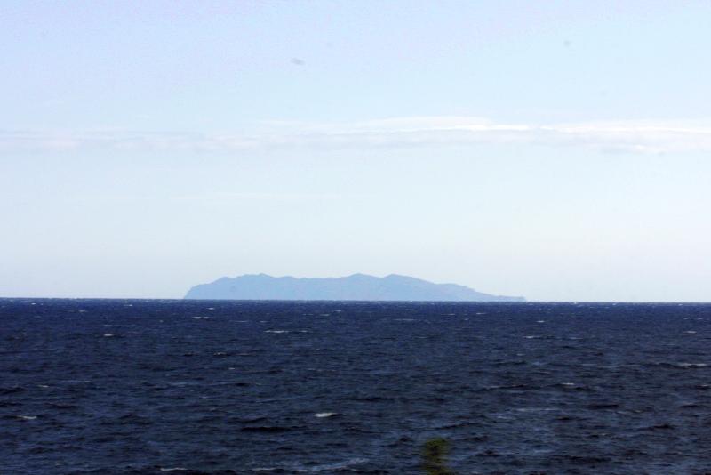 Кап-Корс, Корсика, 2008: далёкий остров на горизонте
