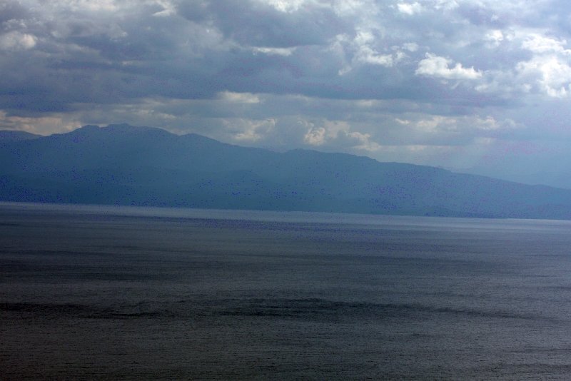 Кап-Корс, Корсика, 2008: туман над морем и силуэты гор