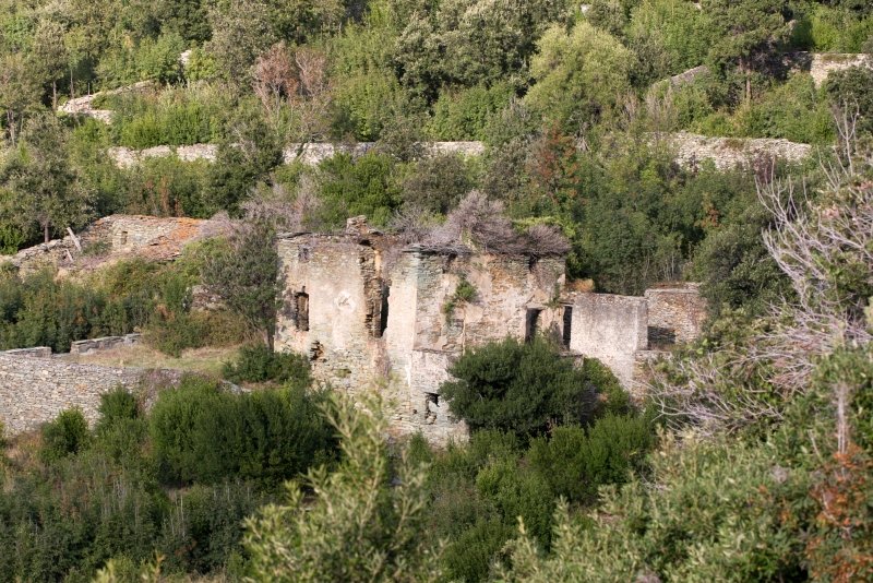 Руины в Кап-Корс, Корсика, 2008