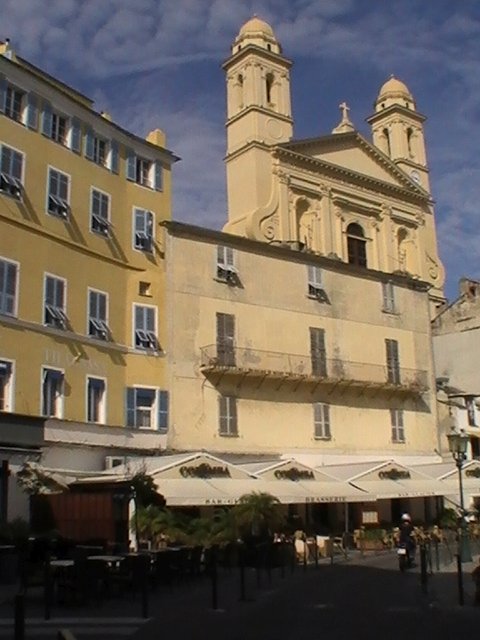Ajaccio, 2008: церковь Святого Иосифа и кафе под ней