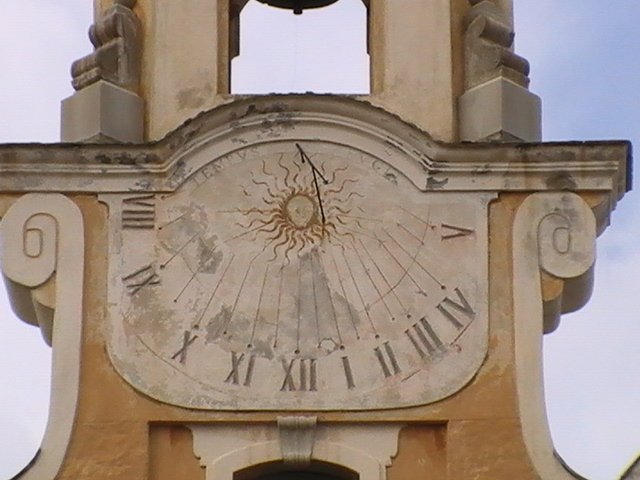 Солнечные часы на башне в Аяччо, 2008