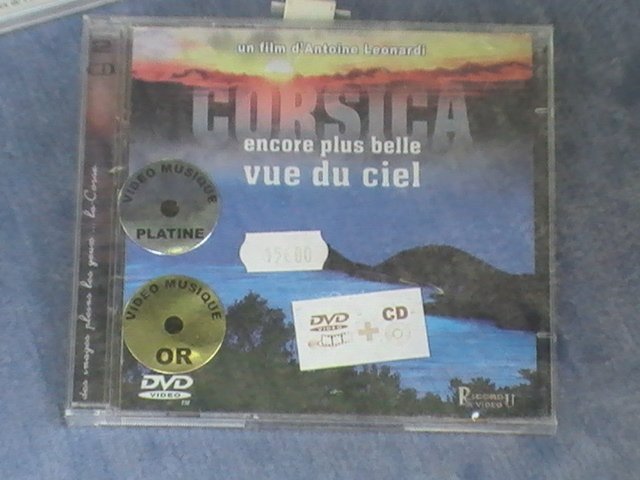Ajaccio, 2008: DVD-комплект с «Corsica encore plus belle vue du ciel»