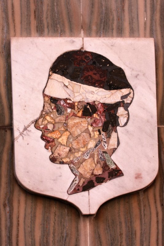 Мозаичный портрет в Бастии, Корсика, 2008