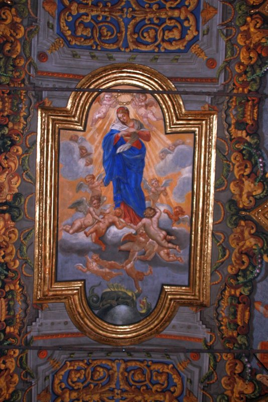 Бастия, Корсика, 2008: потолок церкви с Мадонной и ангелами в барочном стиле