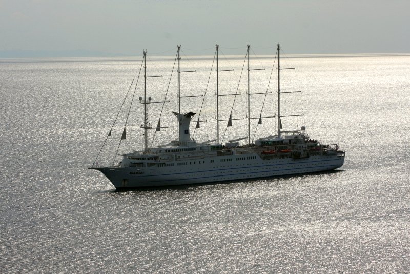 Парусный лайнер «Фон Мади» у Бонифачо, Корсика, 2008