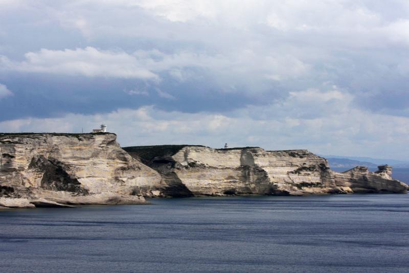 Бонифачо, Корсика, 2008: белые известняковые утёсы у моря
