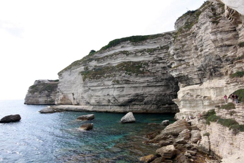 Бонифачо, Корсика, 2008: белые известняковые утесы над бирюзовой водой