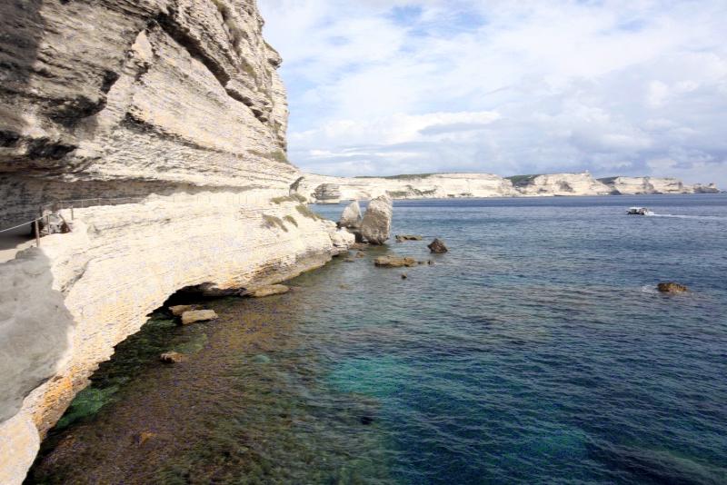 Бонифачо, Корсика, 2008: белые известняковые утесы над бирюзовой водой