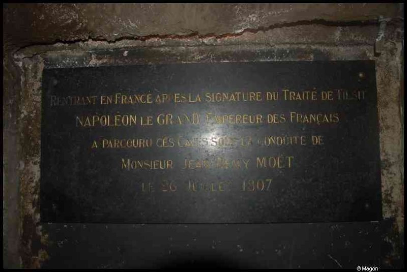 Памятная табличка у входа в Moët & Chandon, 1807 год