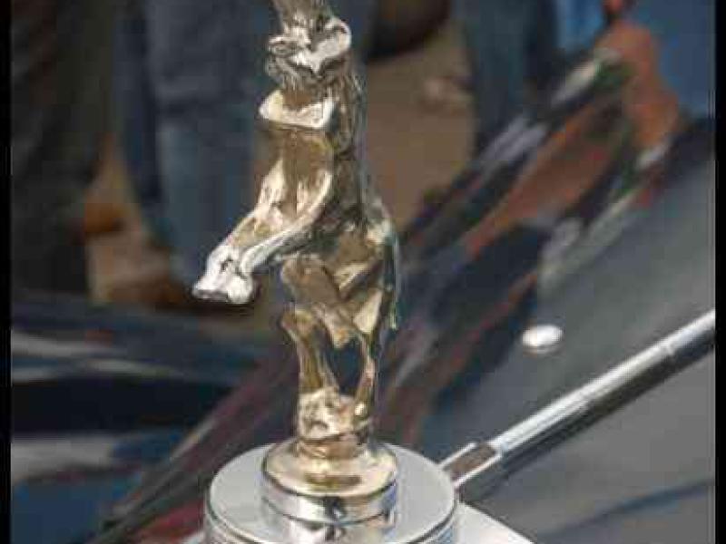 Конц, Oldtimer-фестиваль: хромированный бегемот на капоте Bugatti