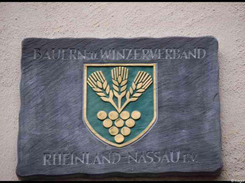 Трабен-Трарбах, табличка Bauern- und Winzerverband Rheinland-Nassau e.V.