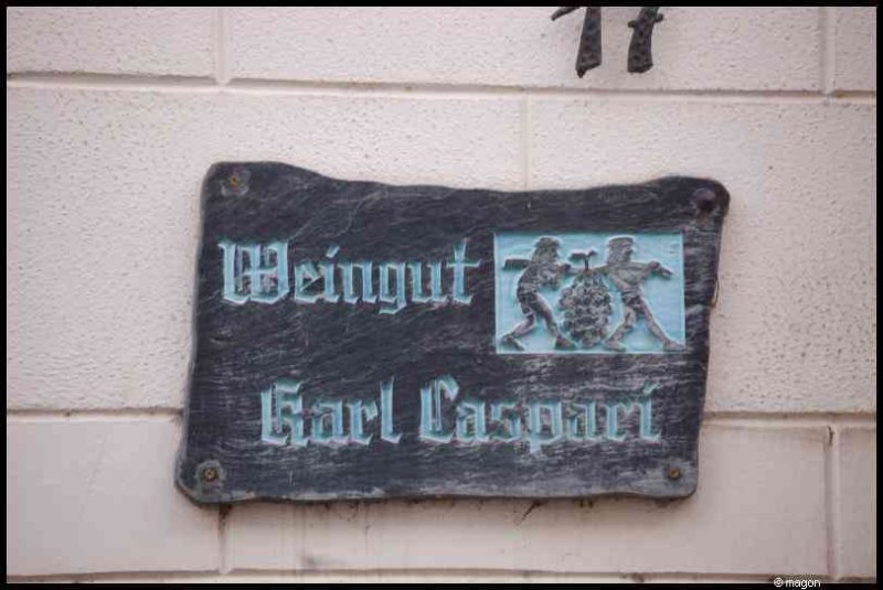 Винный памятник в Трабен-Трарбахе: «Weingut Karl Caspari»