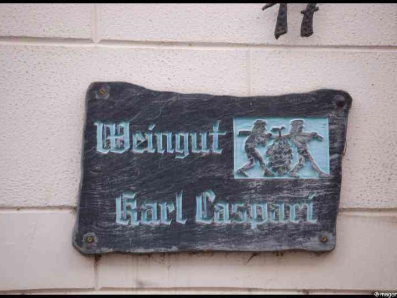 Винный памятник в Трабен-Трарбахе: «Weingut Karl Caspari»
